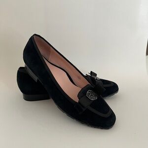 Taryn Rose Comfort Flats Black Suede Slip-On Shoes size 7.5 M